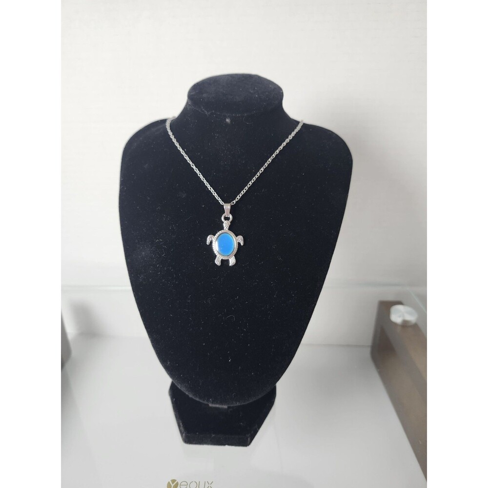Mood Turtle Pendant On A 20" Chain Color Changing